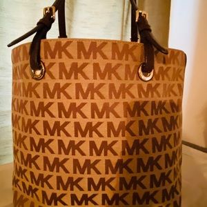 Authentic Michael Kors Shoulder Bag